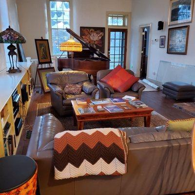 Cozy common sitting area.