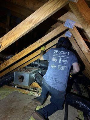 Vince air duct tech in my attic
