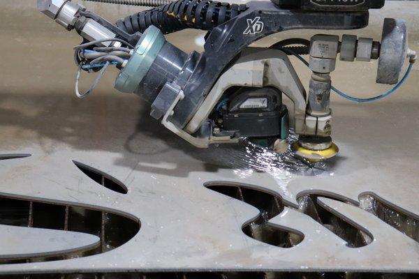 Waterjet 5 axis Flow 20 x 10 ft table