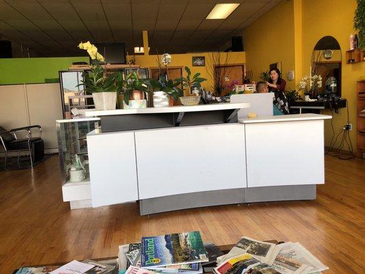 Lilly's Beauty Salon