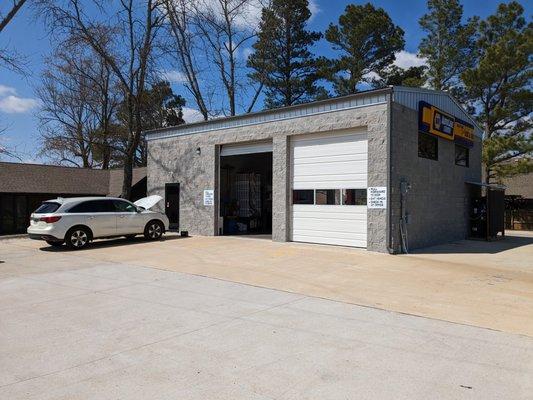 Straightline Quick Lube & Tire