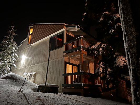 Discovery 4 Condominiums