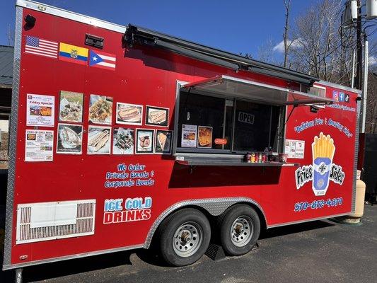 We make sure we deliver Delicious Fries and Amazing Sides at Fries ~N~ Sides. Quality is a must for us