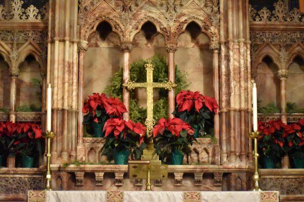 Grace Church Brooklyn Heights altar at Christmas