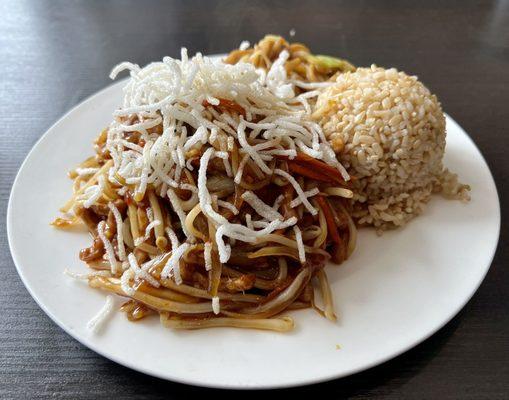 E6. Mongolian Vegetarian Chicken Lunch