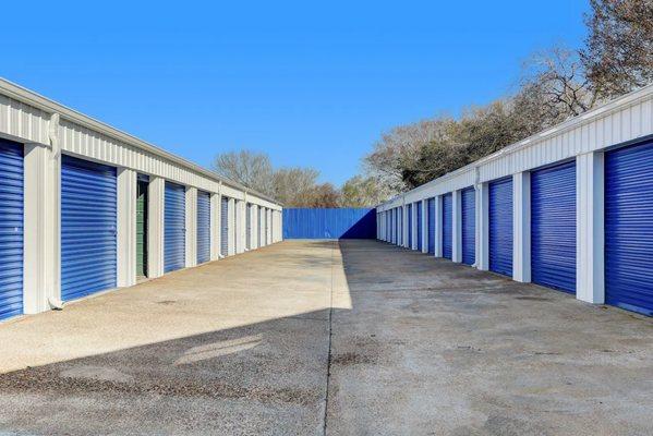 Storage Units in Bacliff