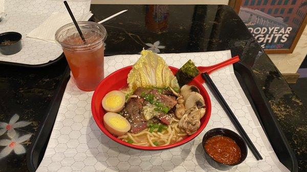 Moonbeam ramen + dragonfruit rose iced green tea