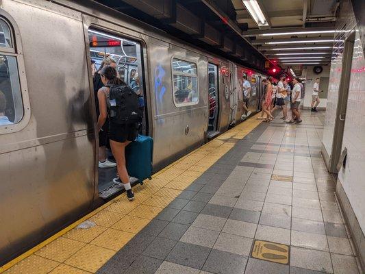 MTA - Canal St & 6th Ave Subway Station