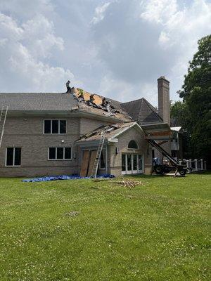 Superior Roofing and Renovations