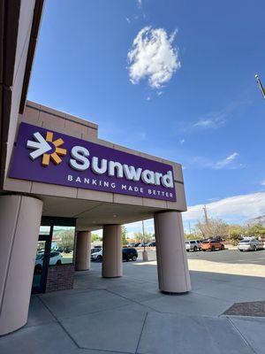 Sunward Juan Tabo branch entrance