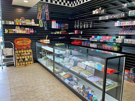 Crescent smoke and vape