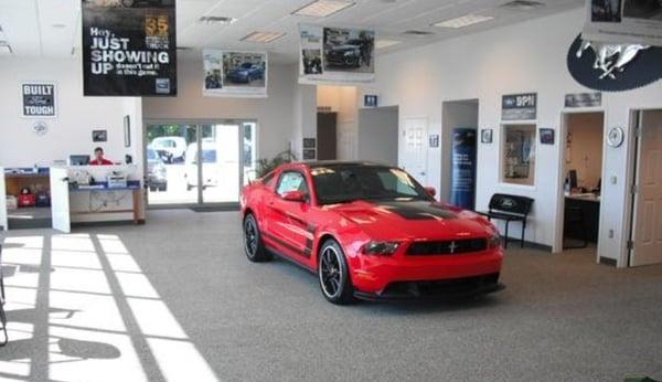 New and used ford cars at Russell Barnett Ford in Winchester, TN
