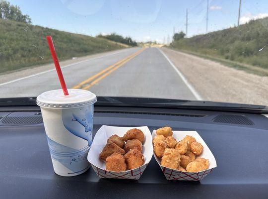Malt, jalapeño mac&cheese bites and cheese curds!