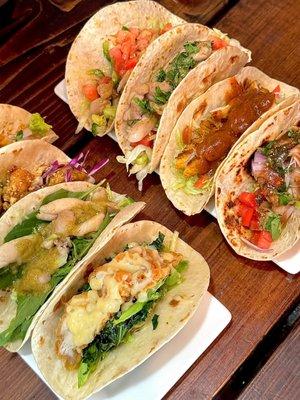 Thai Tacos
Panang Taco , Tomyum cream sauce Taco , Larb Taco , Kaew wan Taco , Satay Taco , Gaitod sauce manow Taco, Gai yang Taco