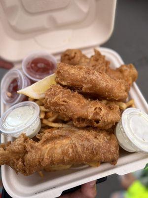 Fresh made-to-order Maui Fish & Chips w/fries.
