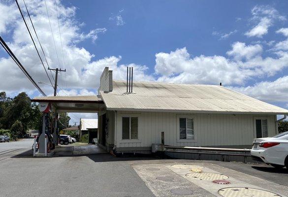 The old store/gas station