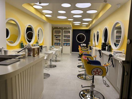 Yellow Submarine Kids Salon-East