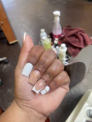 Love the vibe. Love the technician. Love how my nails and feet turn out..