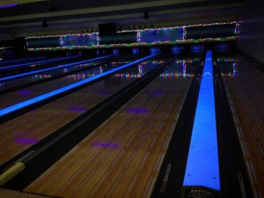 Earl-Bowl Lanes