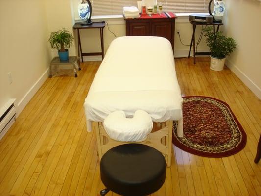 A Peaceful Treatment Room at True Health Therapeutic Massage, Wellesley, MA.