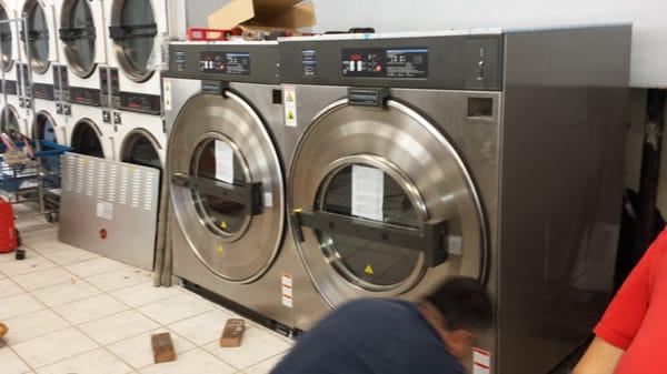 Ige Vanowen Coin Laundry