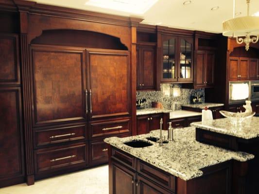 Cherry wood kitchen cabinetry