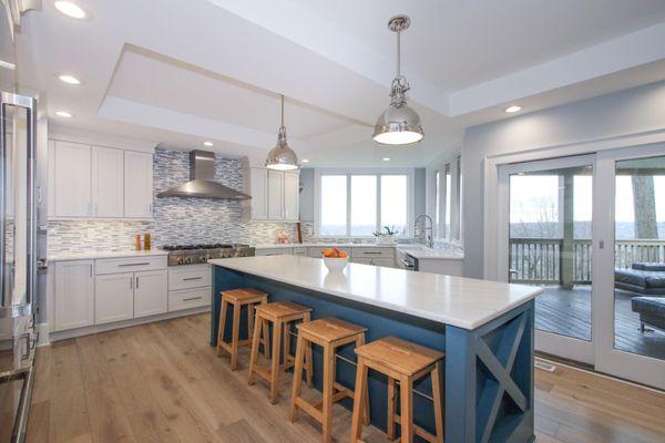 Chatham, NJ remodel.
High value semi custom cabinets by Starmark brand.
Marshmallow Creme with Calais Blue Island. X marks the spot!