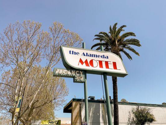 Sidewalk views | April 2023