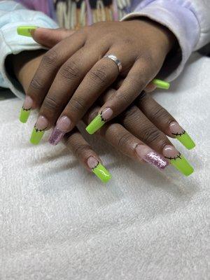 Happy Nails