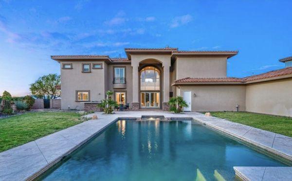 Nicole Marie - Engel & Volkers