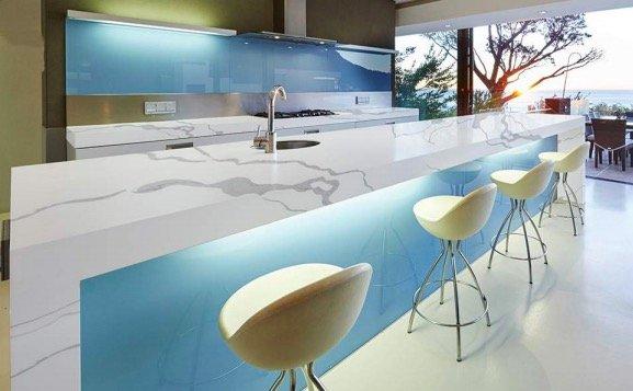 We stock slabs in nearly 1000 varieties including marble, granite, limestone, slate, travertine, onyx, quartzite, and tumbled stone.