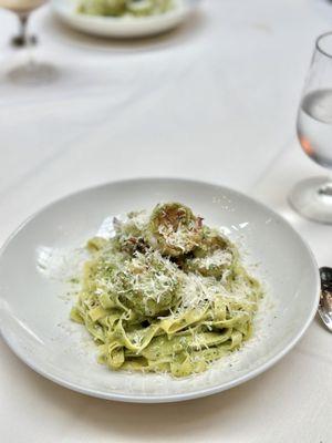 Fettuccine Al Pesto Con Gamberi