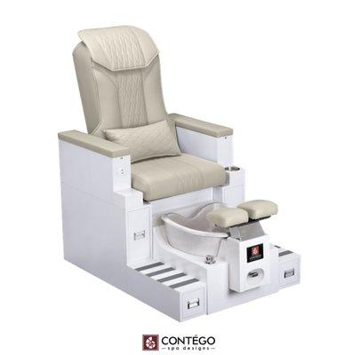 My spa chair! Fit for all Queens!