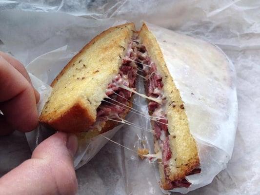 Reuben sandwich (hold the sauerkraut, please)