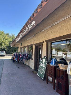 2nd Helpings Thrift Store