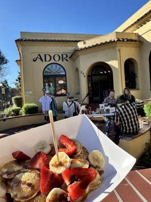 Also she sometimes makes mini pancake poppers and offers them out to the community. They're so fluffy and flavorful!