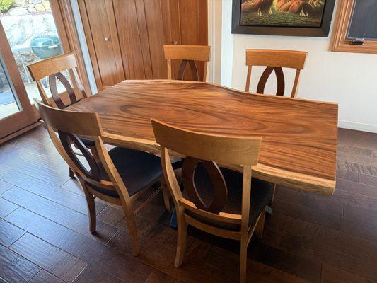 INCREDIBLY BEAUTIFUL MONKEY POD TABLE!