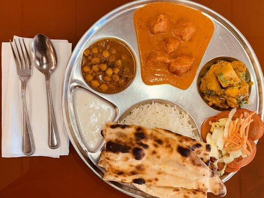 Comb palette 5 chicken tikka Masala +rice+naan+2 vegetables