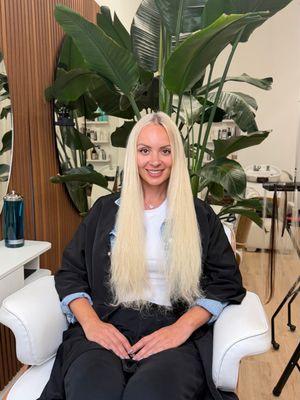 Premium keratin bond extensions for a naturally full and seamless look
We carefully match texture, density & color for a flawless blend