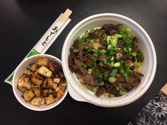 Angus Beef Bowl with brown rice, veggies, green onions and a side of tofu