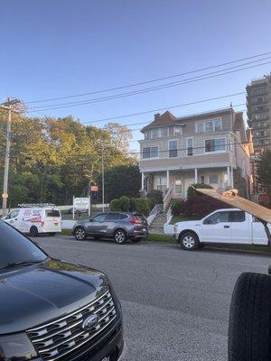 Bed bug exterminator infront