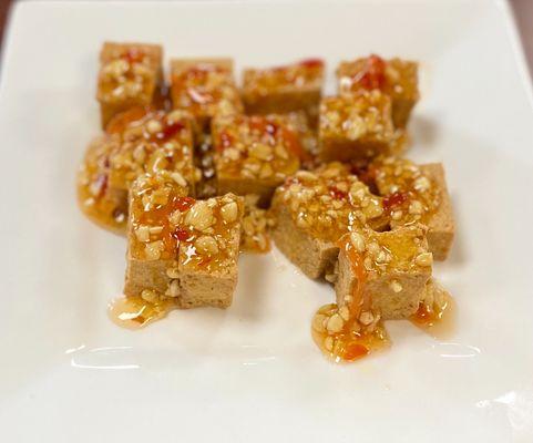 Crispy Tofu Delight (Topped w/ sweet and sour sauce and peanuts...can also be topped off with Spicy Garlic Sauce )