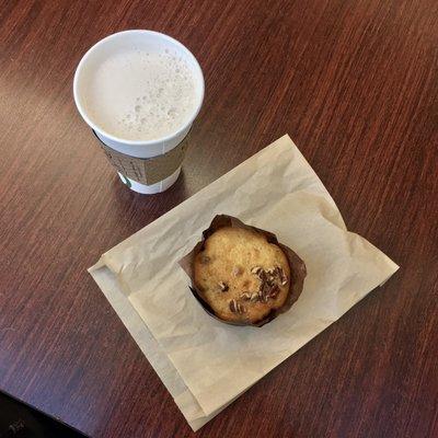 Banana nut muffin, chai latte
