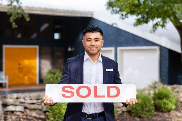 Let me help you get it SOLD!