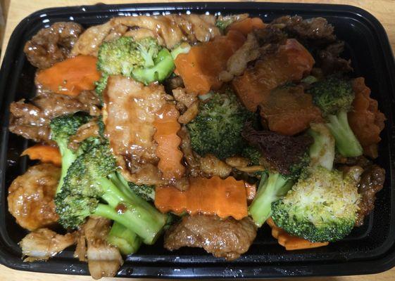 Triple delight (asked for only broccoli and carrots)