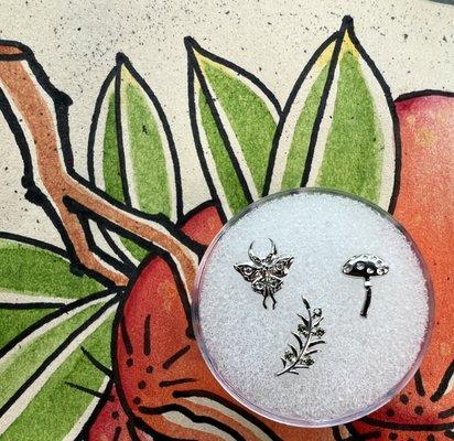 White Pony Piercing & Jewelry