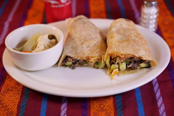 Tortilla de harina (beef burrito)