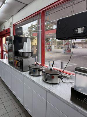 Love the peanuts they serving Very delicious and fresh