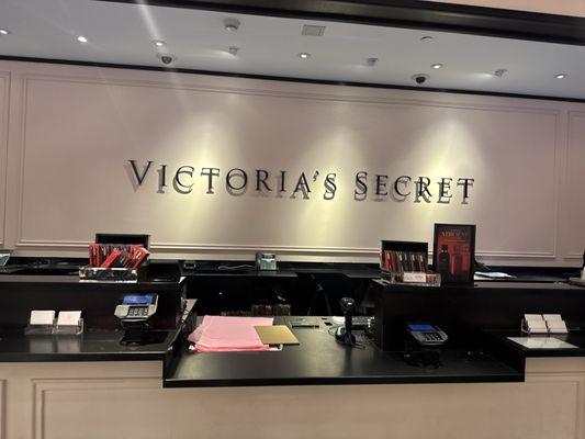 Victoria's Secret & PINK