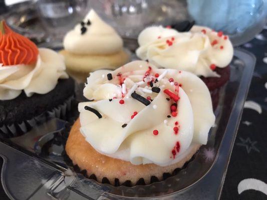 Gwendolyn Lee Cakery